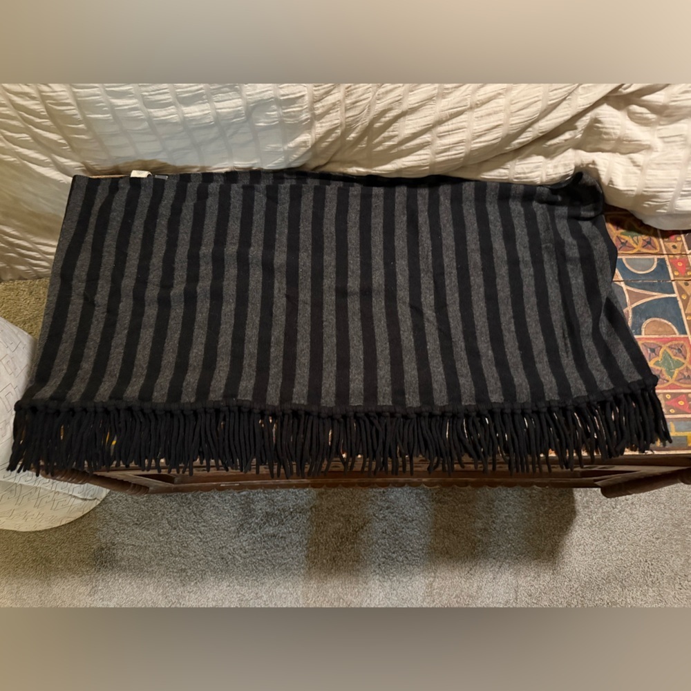 Kinross Cashmere Black and Grey Fringed Infinity Scarf - Picture 13 of 13